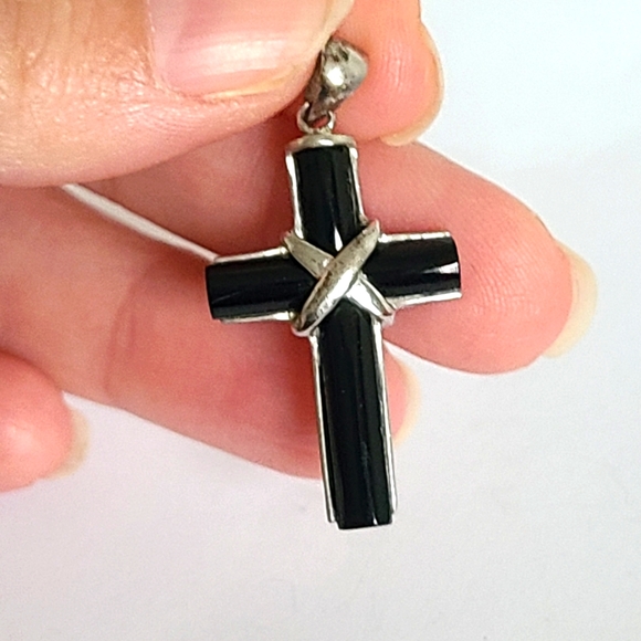 Vintage Boho Sterling Silver Black Onyx Handmade Carved Cross Pendant - Picture 1 of 9